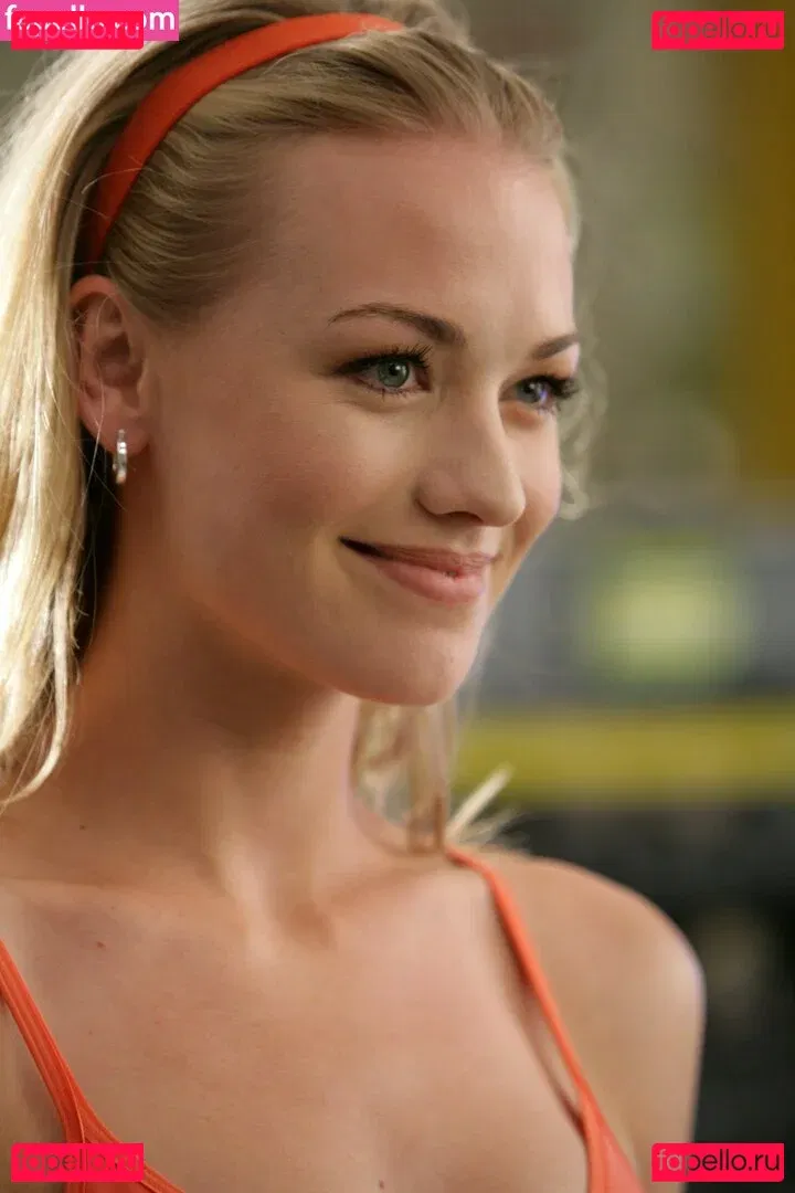 Yvonne Strahovski Onlyfans Photo Gallery 