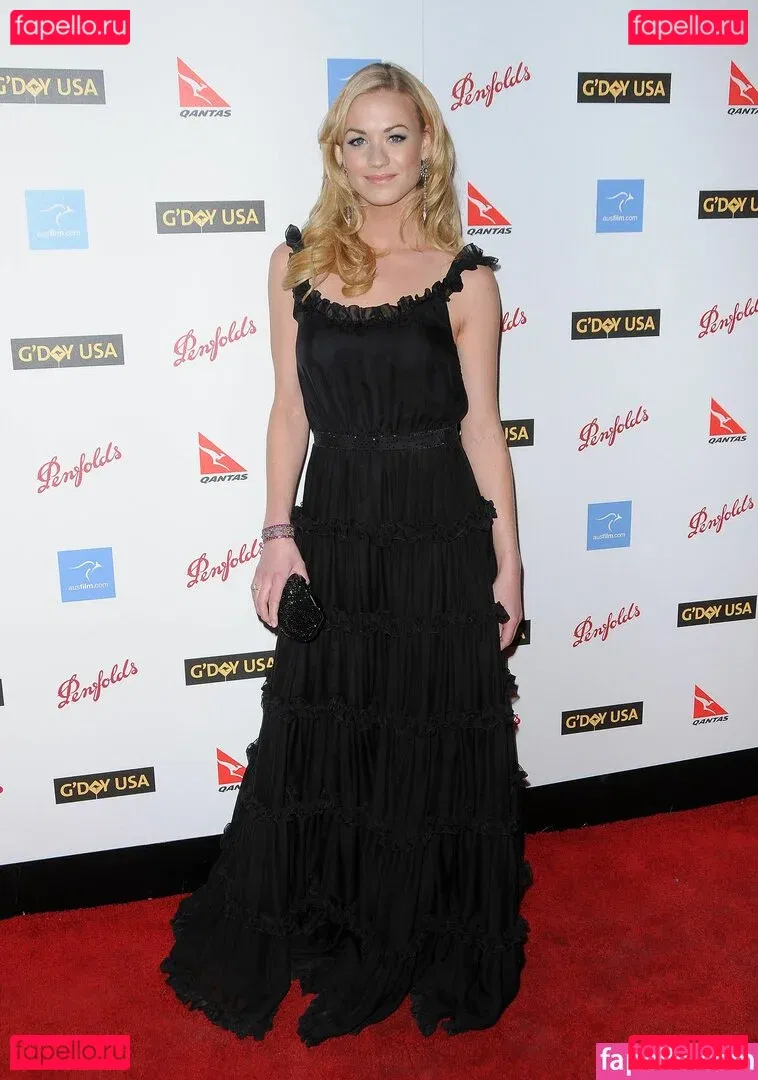 Yvonne Strahovski Onlyfans Photo Gallery 