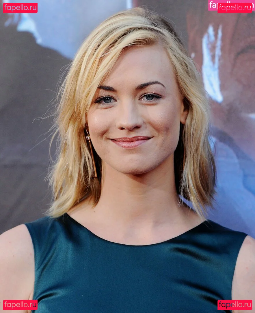 Yvonne Strahovski Onlyfans Photo Gallery 