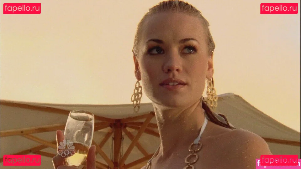 Yvonne Strahovski Onlyfans Photo Gallery 