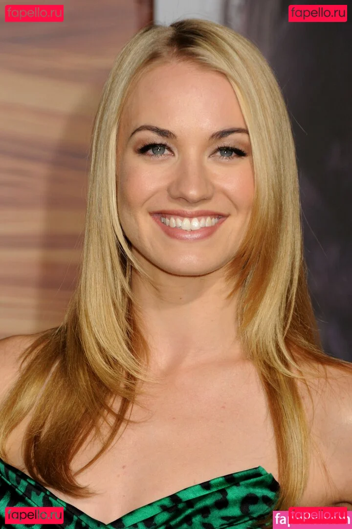 Yvonne Strahovski Onlyfans Photo Gallery 