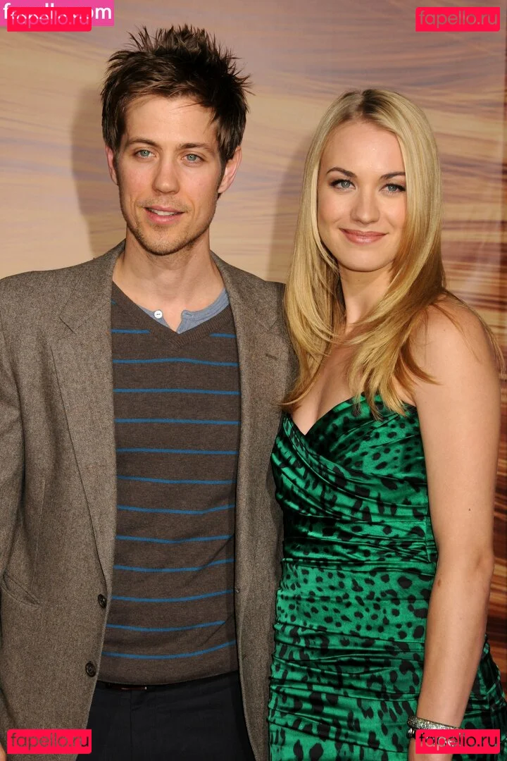 Yvonne Strahovski Onlyfans Photo Gallery 