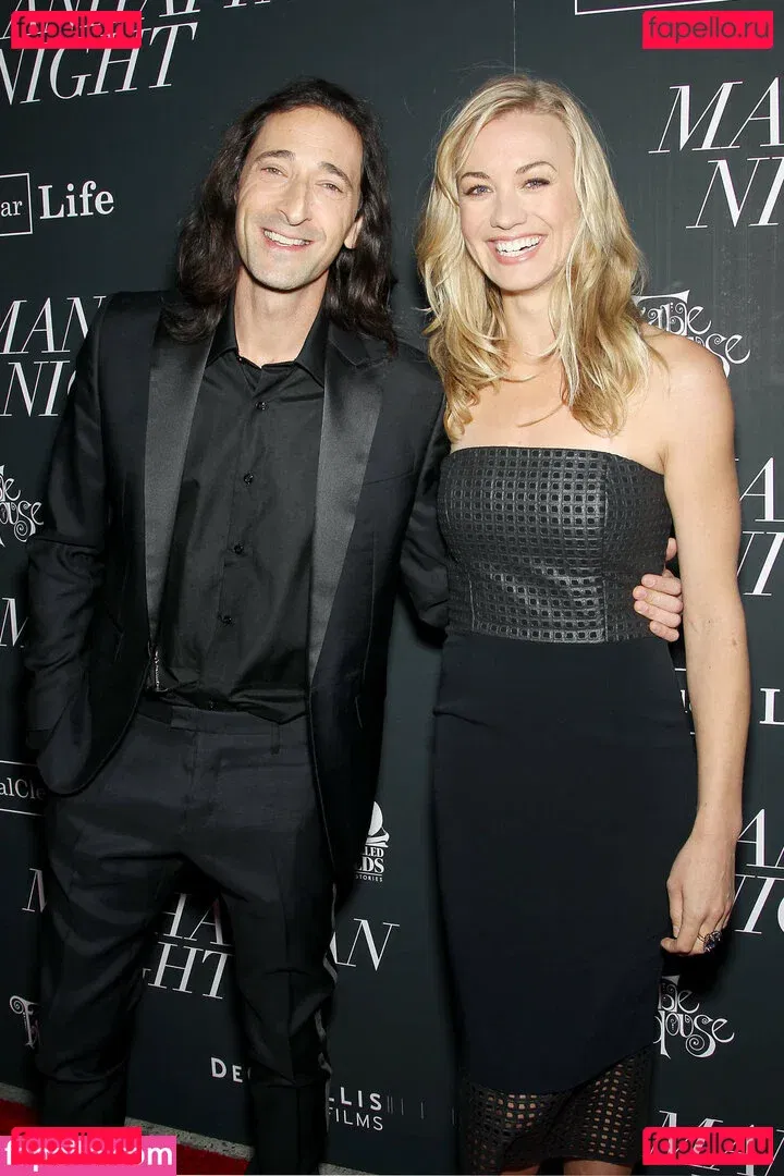 Yvonne Strahovski Onlyfans Photo Gallery 