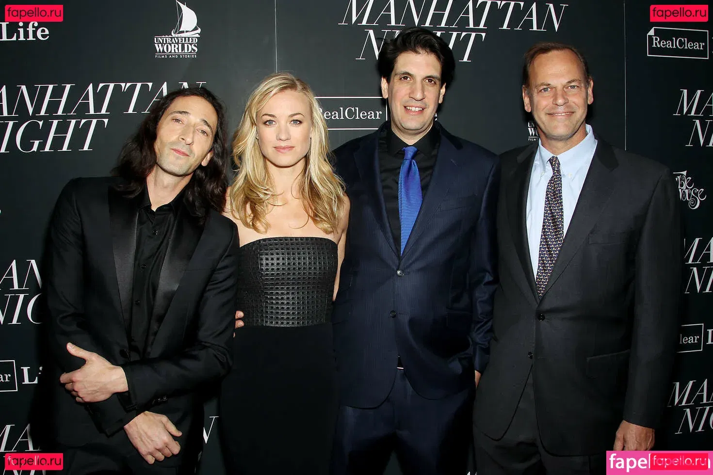 Yvonne Strahovski Onlyfans Photo Gallery 