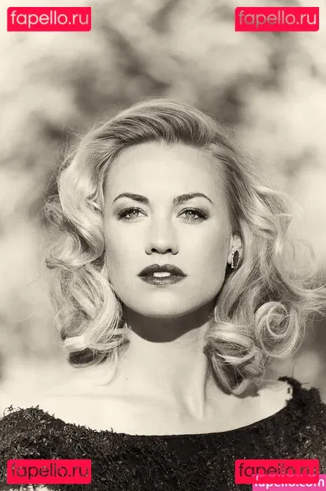 Yvonne Strahovski Onlyfans Photo Gallery 