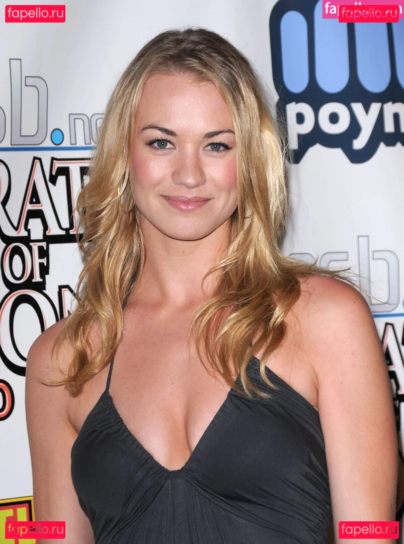 Yvonne Strahovski Onlyfans Photo Gallery 