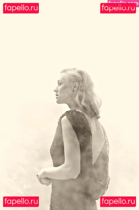 Yvonne Strahovski Onlyfans Photo Gallery 