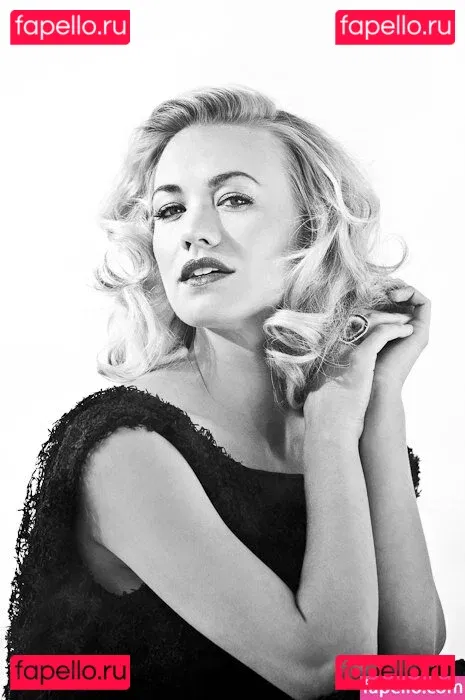 Yvonne Strahovski Onlyfans Photo Gallery 