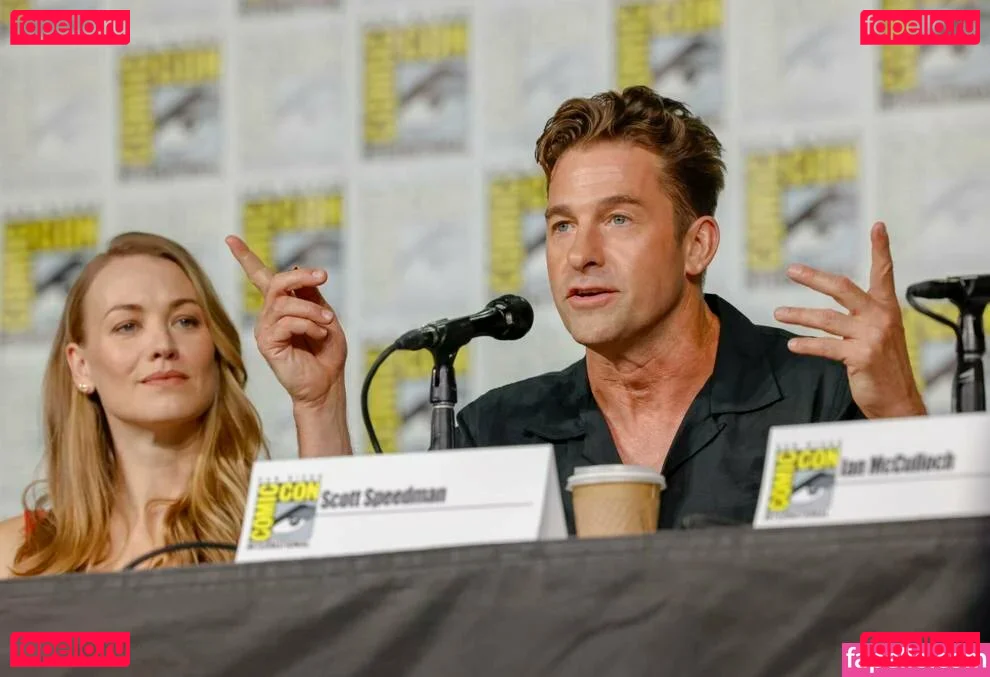 Yvonne Strahovski Onlyfans Photo Gallery 