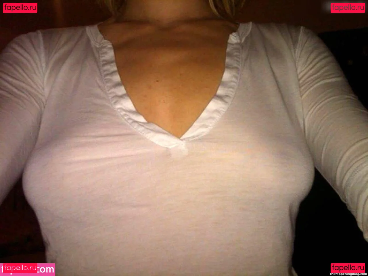 Yvonne Strahovski Onlyfans Photo Gallery 