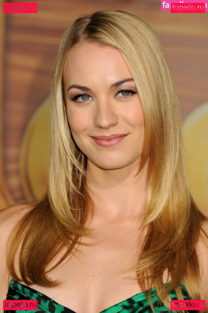 Yvonne Strahovski Onlyfans Photo Gallery 
