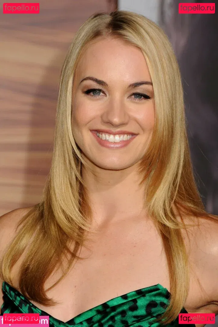 Yvonne Strahovski Onlyfans Photo Gallery 