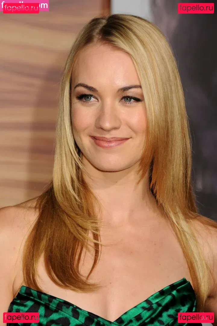 Yvonne Strahovski Onlyfans Photo Gallery 