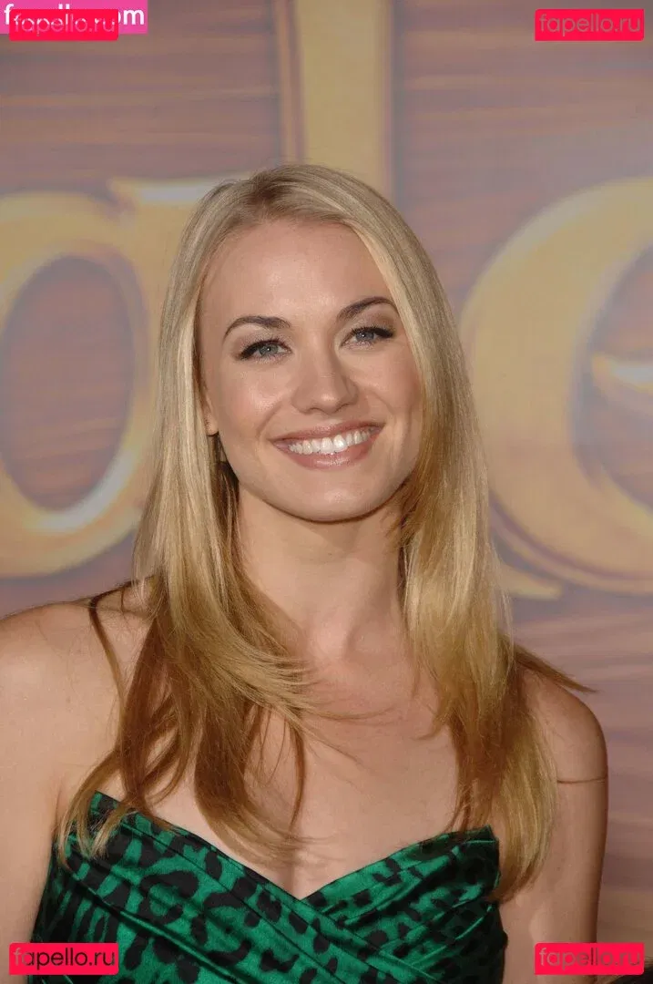 Yvonne Strahovski Onlyfans Photo Gallery 