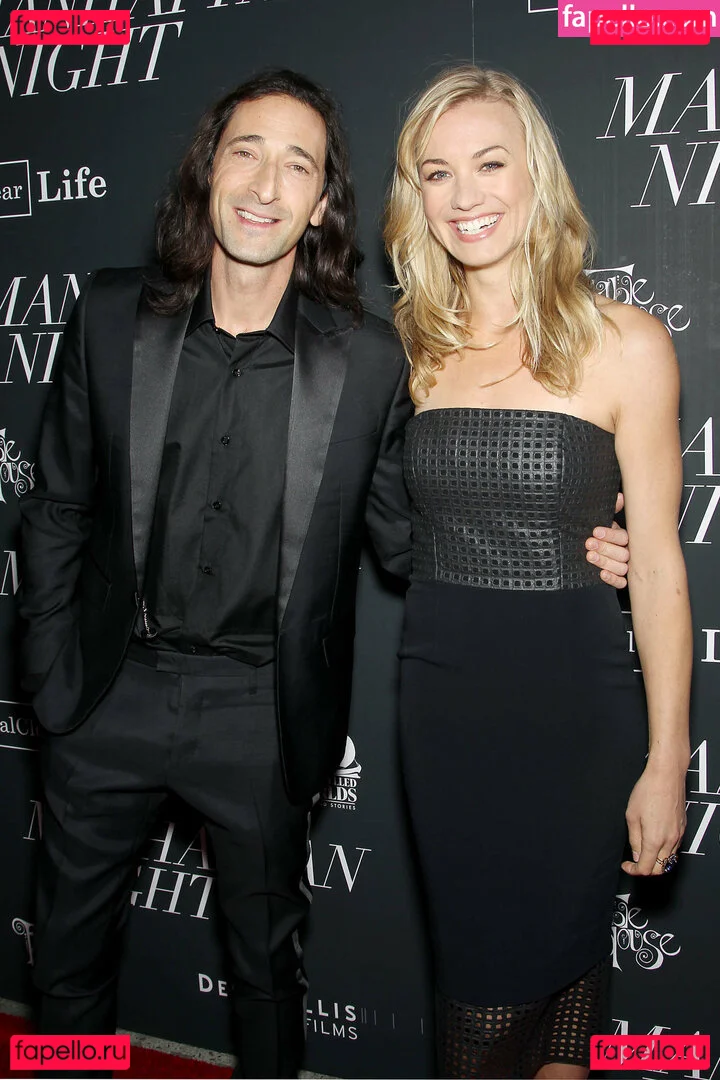 Yvonne Strahovski Onlyfans Photo Gallery 