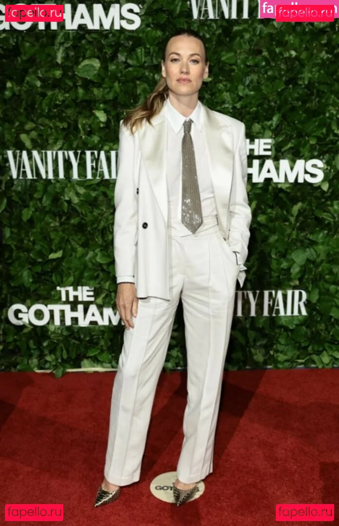 Yvonne Strahovski Onlyfans Photo Gallery 