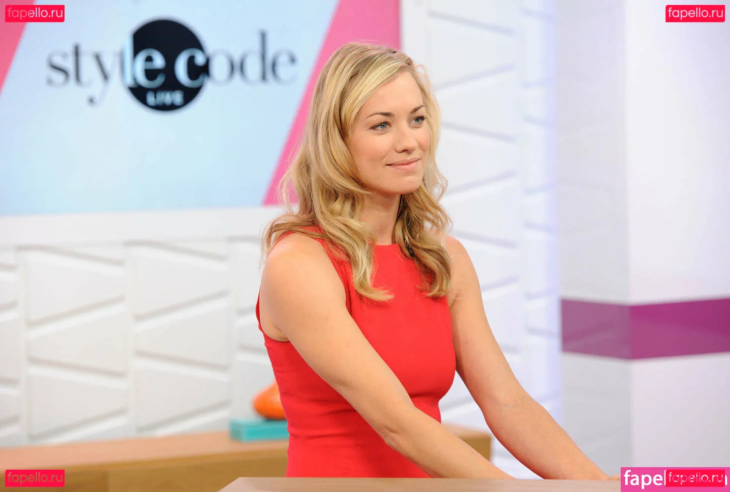 Yvonne Strahovski Onlyfans Photo Gallery 