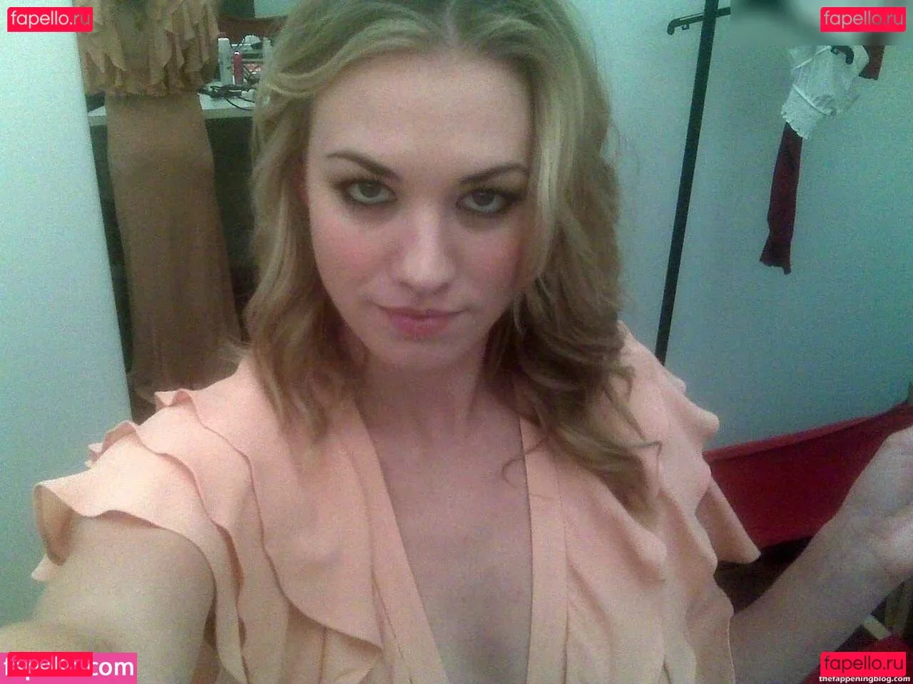 Yvonne Strahovski Onlyfans Photo Gallery 