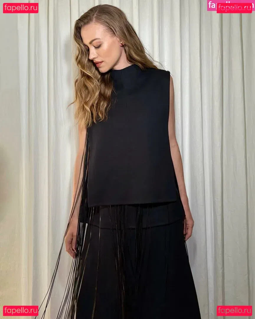 Yvonne Strahovski Onlyfans Photo Gallery 