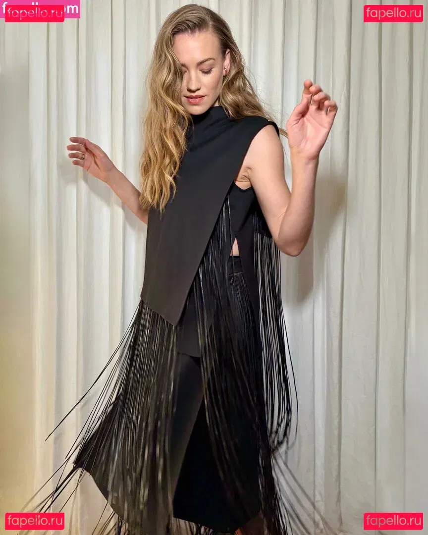 Yvonne Strahovski Onlyfans Photo Gallery 