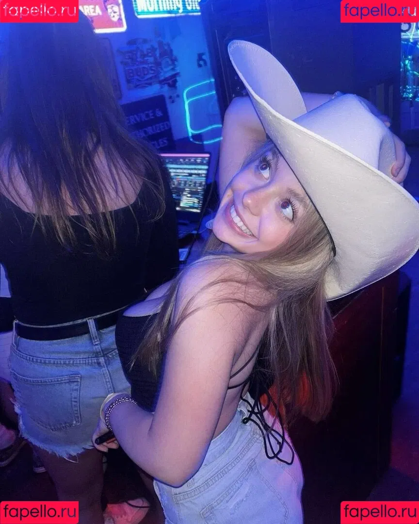 Kaylie Thibodeaux Onlyfans Photo Gallery 