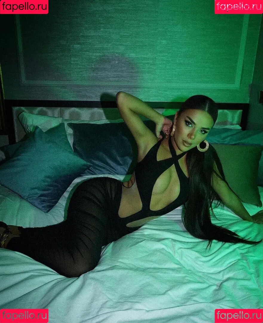 Tayna Onlyfans Photo Gallery 