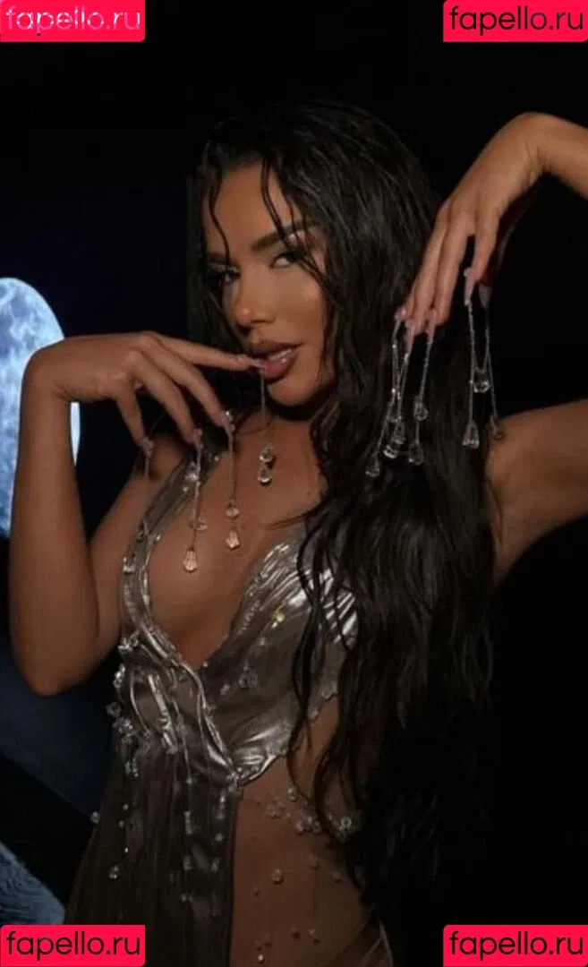 Tayna Onlyfans Photo Gallery 