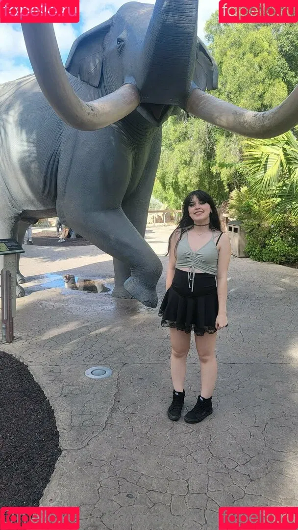 Rue Hernandez Onlyfans Photo Gallery 