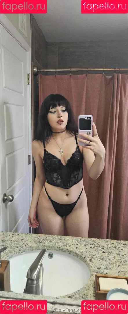 Rue Hernandez Onlyfans Photo Gallery 