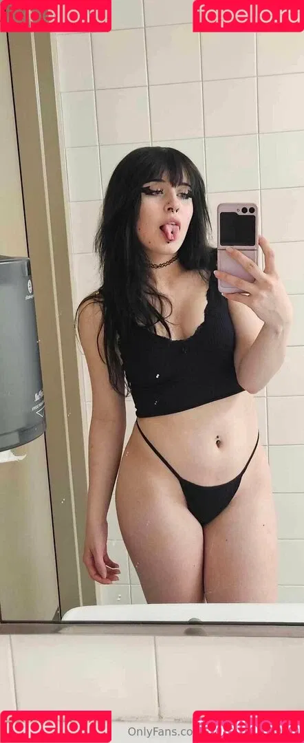 Rue Hernandez Onlyfans Photo Gallery 