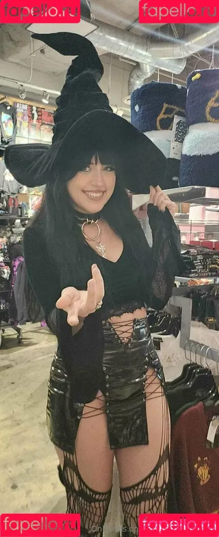 Rue Hernandez Onlyfans Photo Gallery 