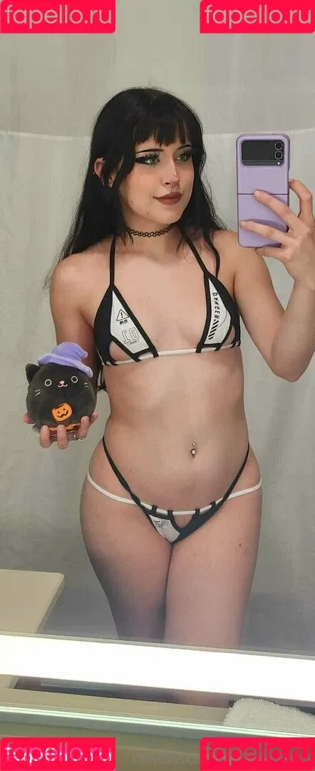 Rue Hernandez Onlyfans Photo Gallery 