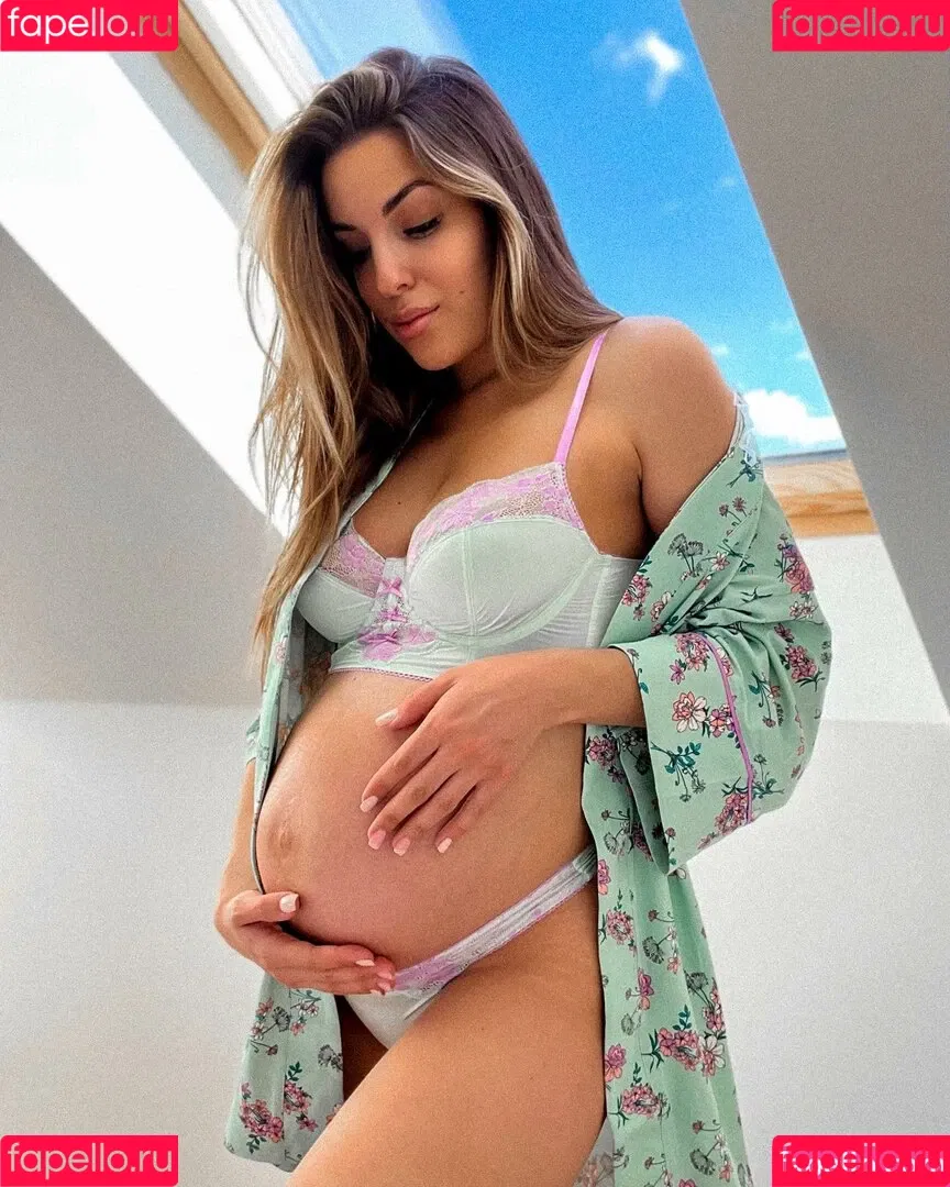 CARA Loves Lingerie Onlyfans Photo Gallery 