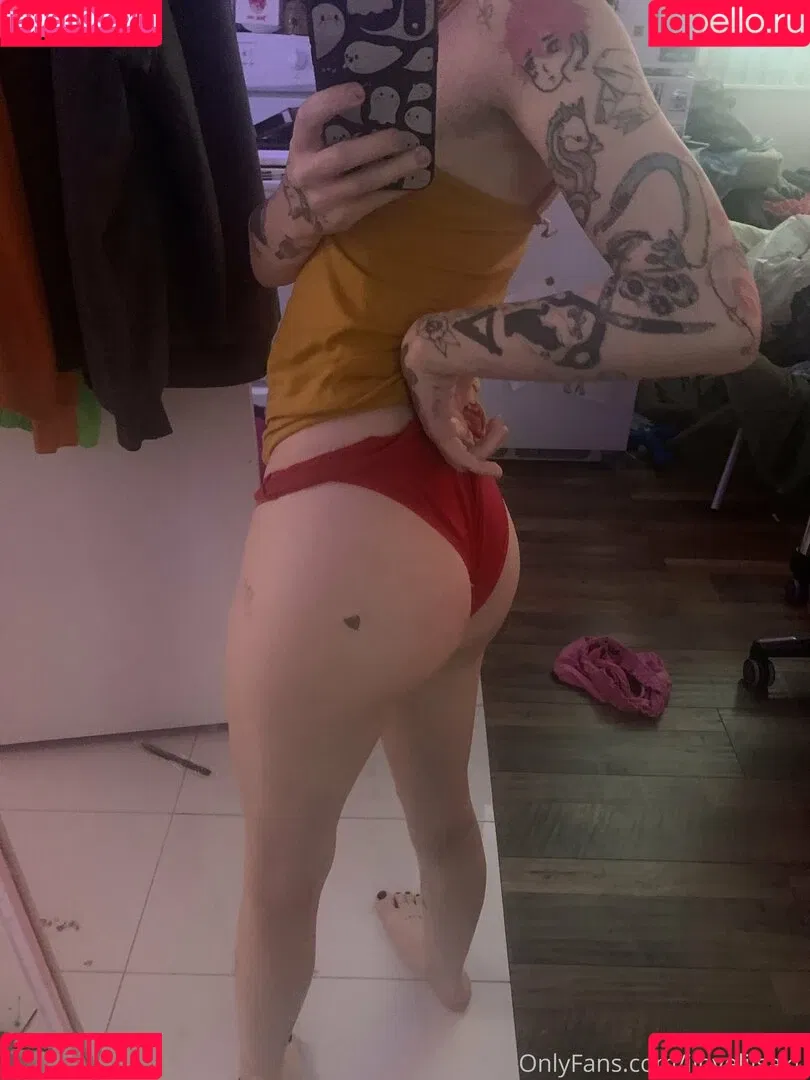 ilovelilsaku Onlyfans Photo Gallery 