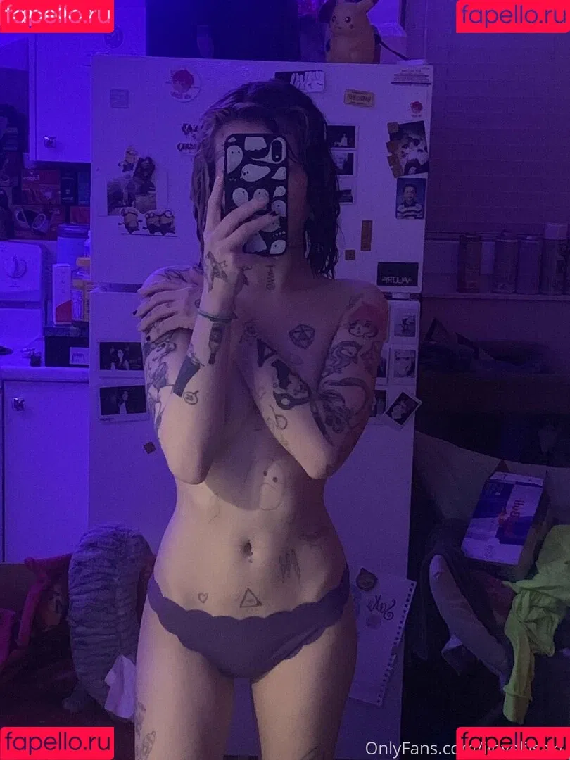 ilovelilsaku Onlyfans Photo Gallery 