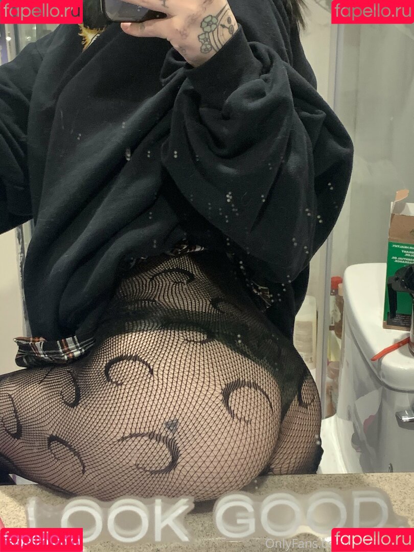 ilovelilsaku Onlyfans Photo Gallery 