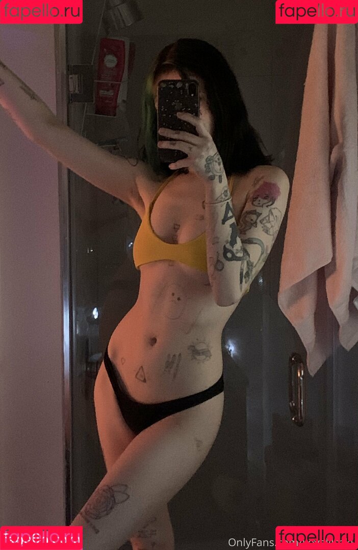 ilovelilsaku Onlyfans Photo Gallery 