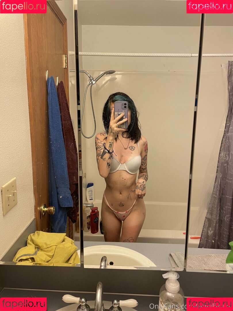 ilovelilsaku Onlyfans Photo Gallery 