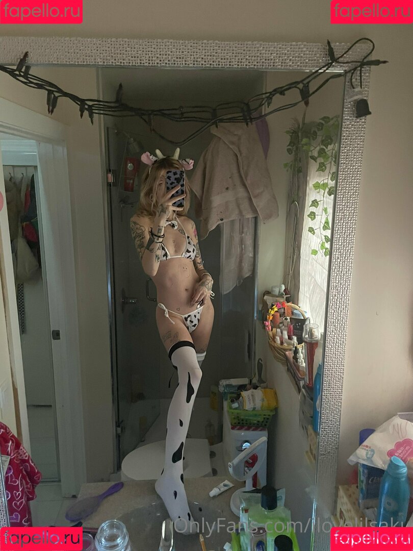 ilovelilsaku Onlyfans Photo Gallery 