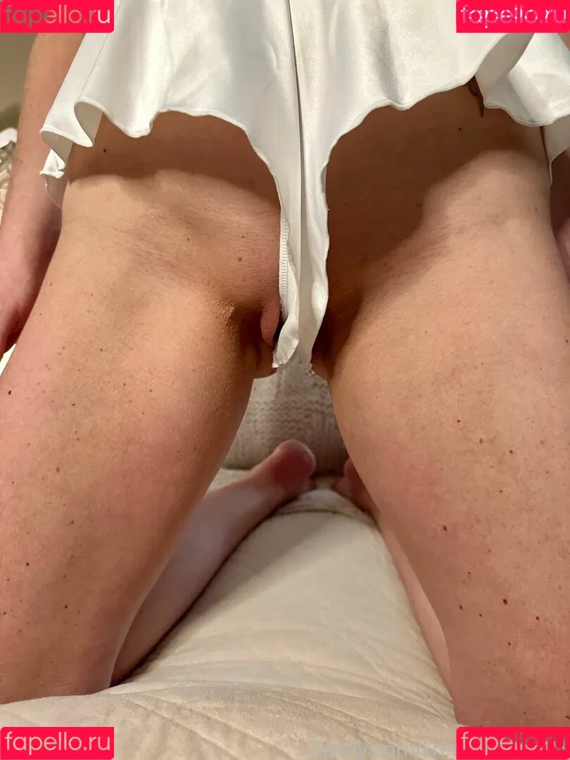 FreckledFox4U Onlyfans Photo Gallery 