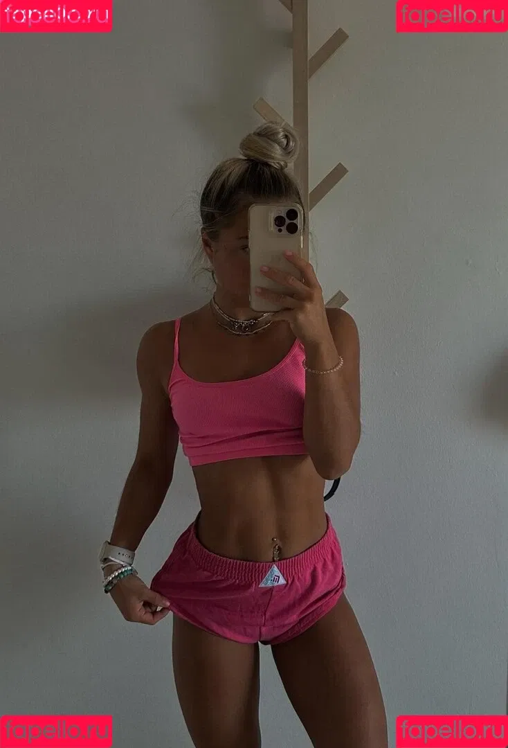 Nadine Chiara Onlyfans Photo Gallery 
