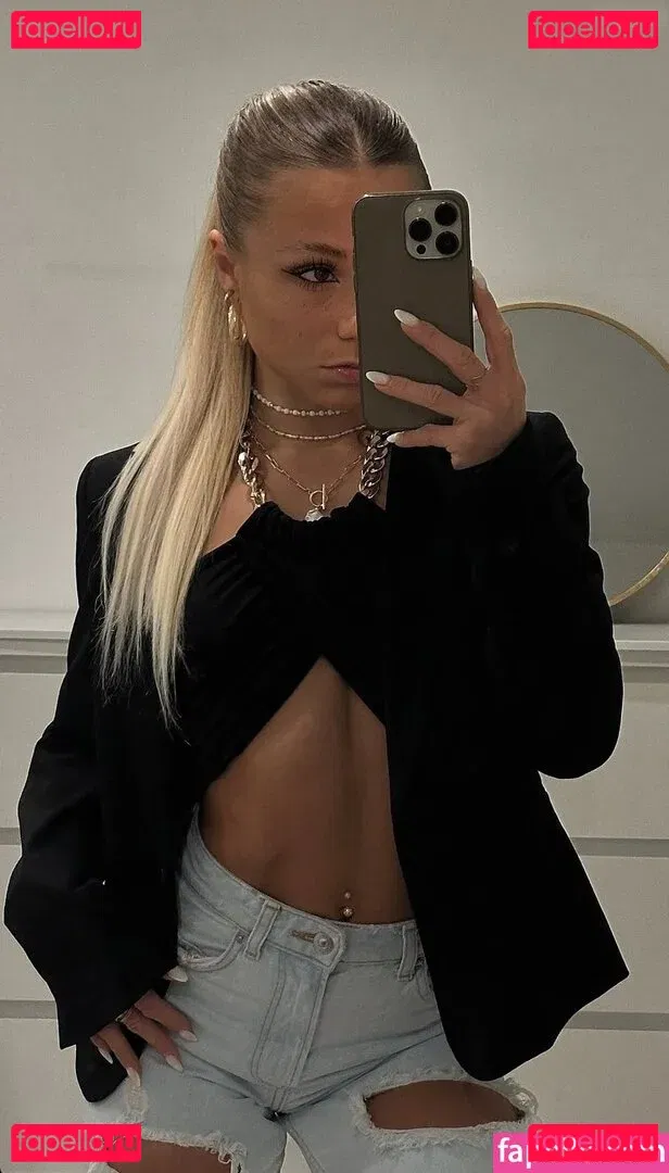 Nadine Chiara Onlyfans Photo Gallery 