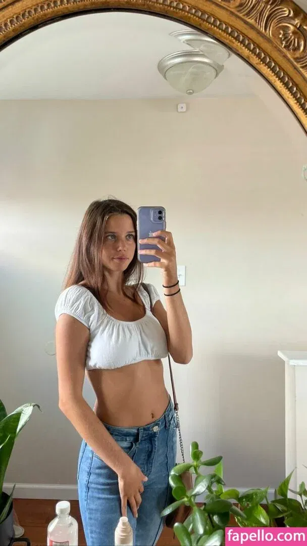 laurenokomski Onlyfans Photo Gallery 