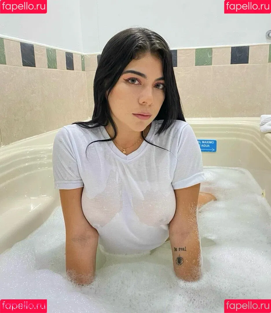 Rostatle Onlyfans Photo Gallery 