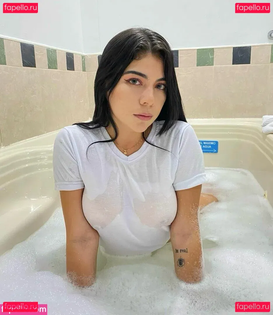 Rostatle Onlyfans Photo Gallery 