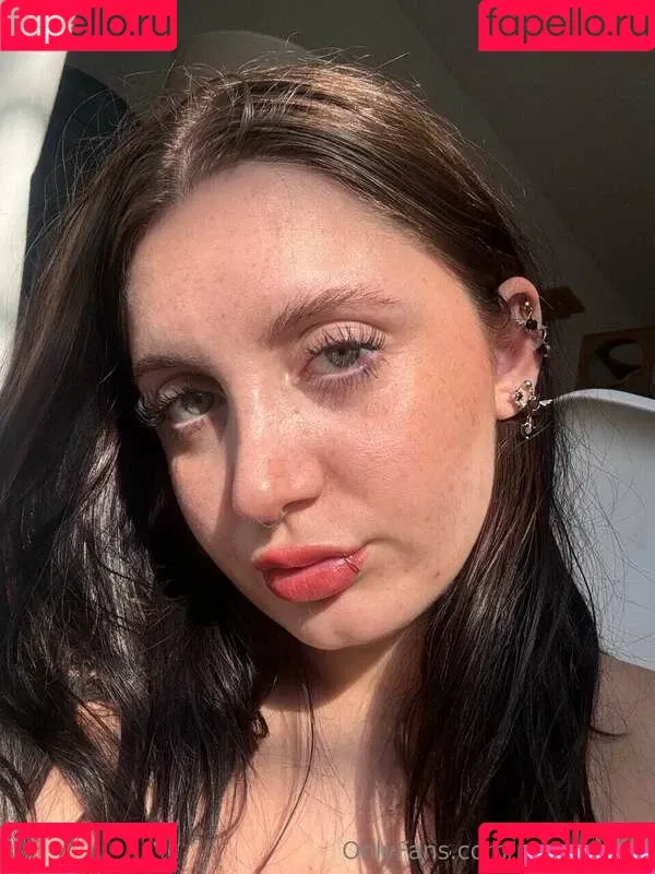 Naomi Nyke Onlyfans Photo Gallery 