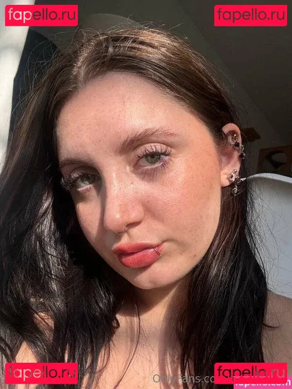 Naomi Nyke Onlyfans Photo Gallery 