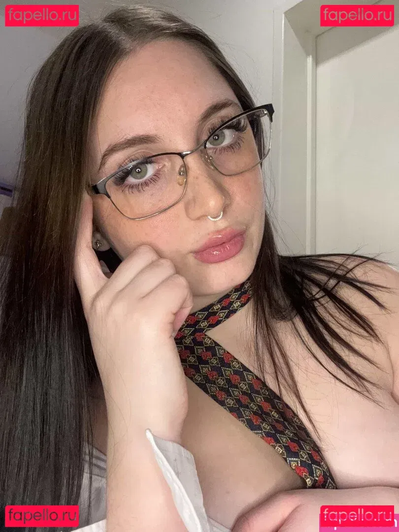 Naomi Nyke Onlyfans Photo Gallery 