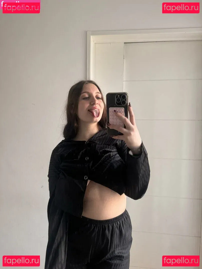 Naomi Nyke Onlyfans Photo Gallery 