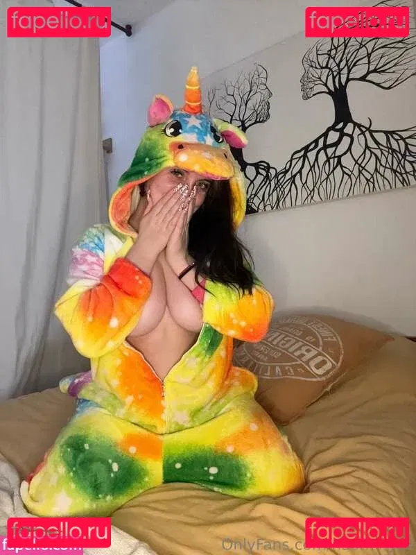 Naomi Nyke Onlyfans Photo Gallery 